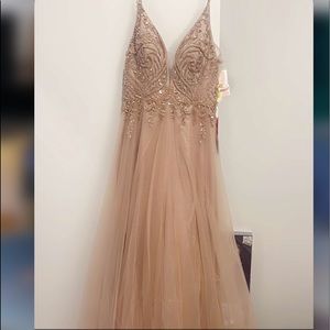 Light pink prom dress super cute never worn!!